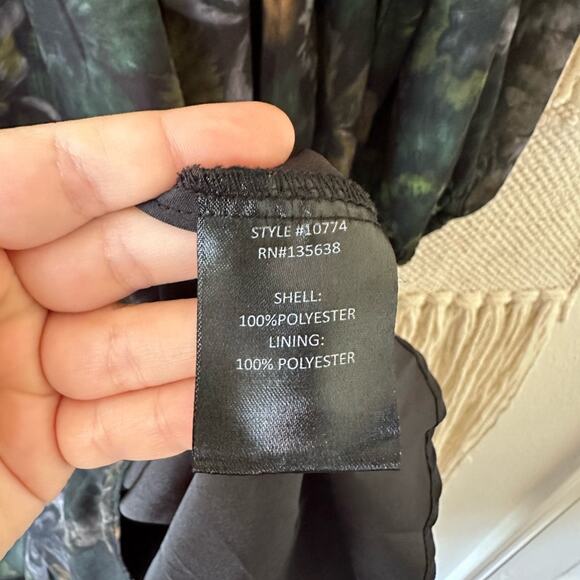 Slate & Willow Square Neck Printed Midi Dress - Picture 4 of 10